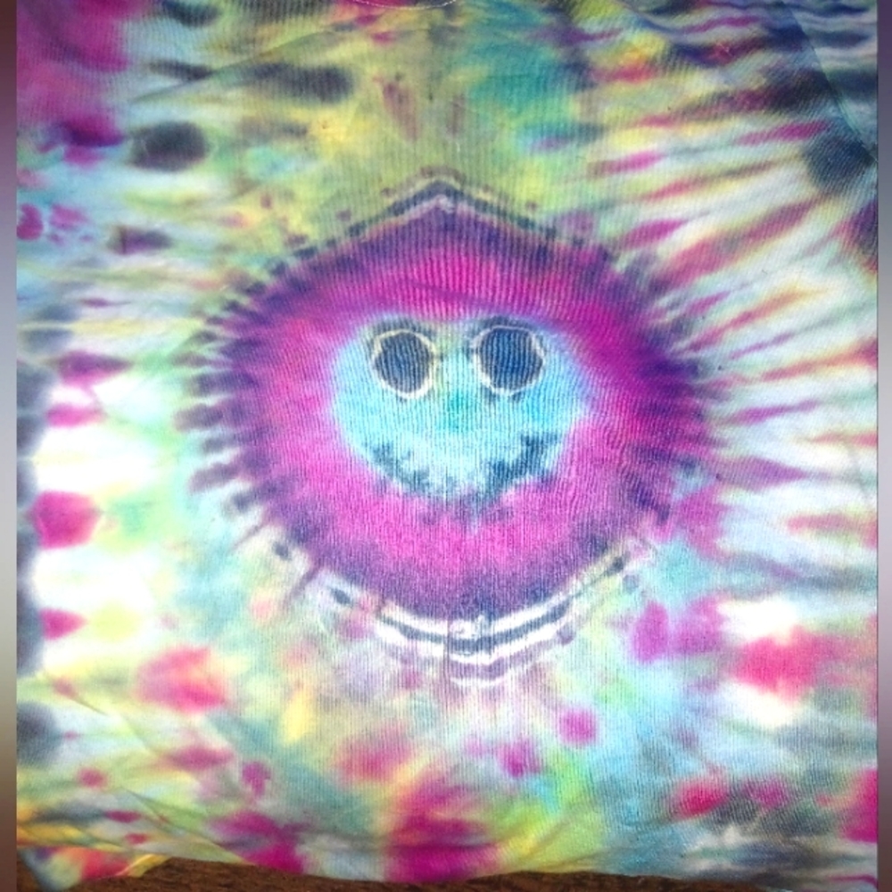 New Youth XXL vneck tshirt